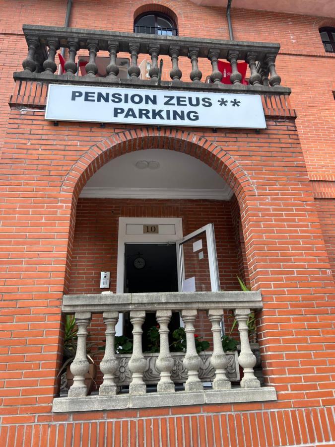 Pension Zeus Barakaldo Buitenkant foto