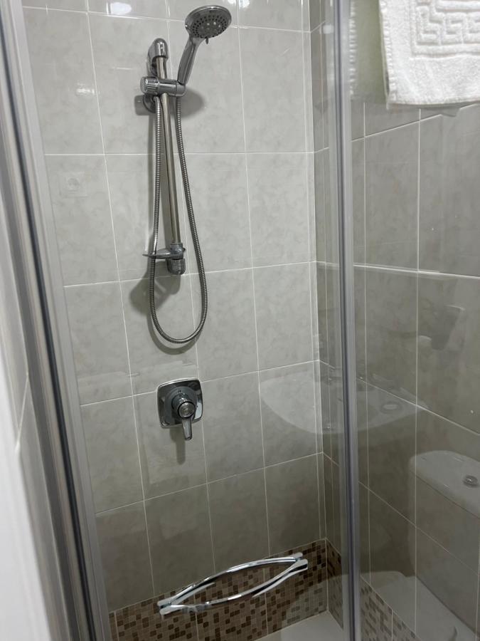Pension Zeus Barakaldo Buitenkant foto