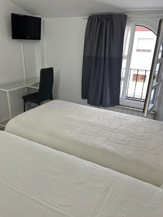 Pension Zeus Barakaldo Buitenkant foto