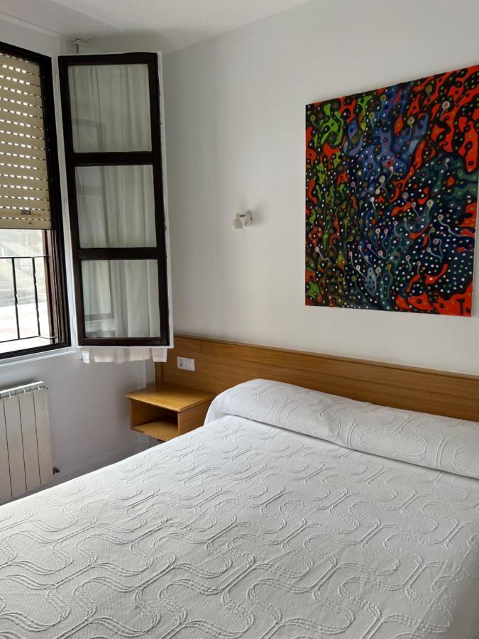 Pension Zeus Barakaldo Buitenkant foto
