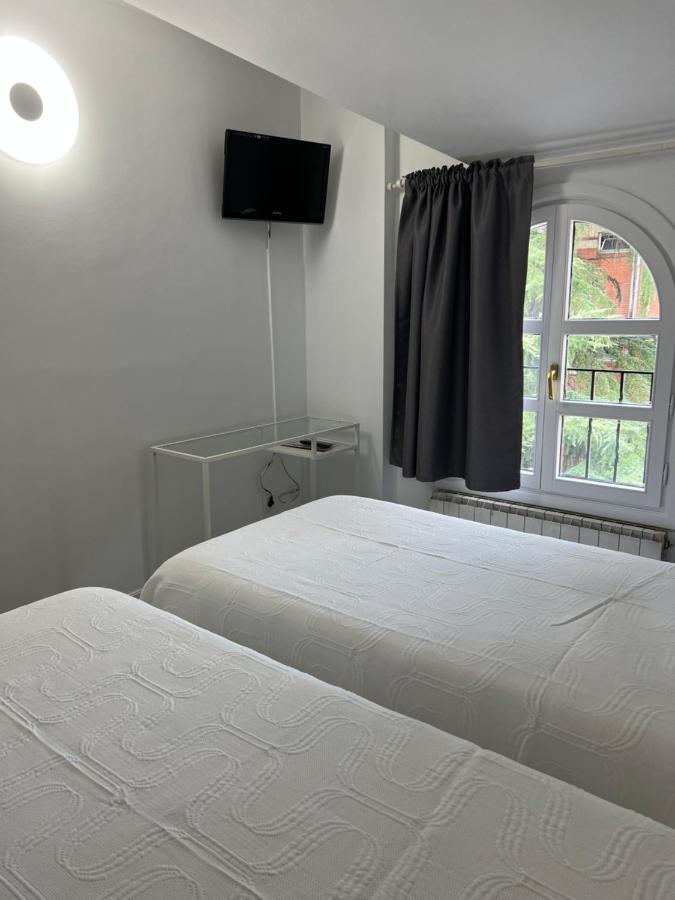 Pension Zeus Barakaldo Buitenkant foto