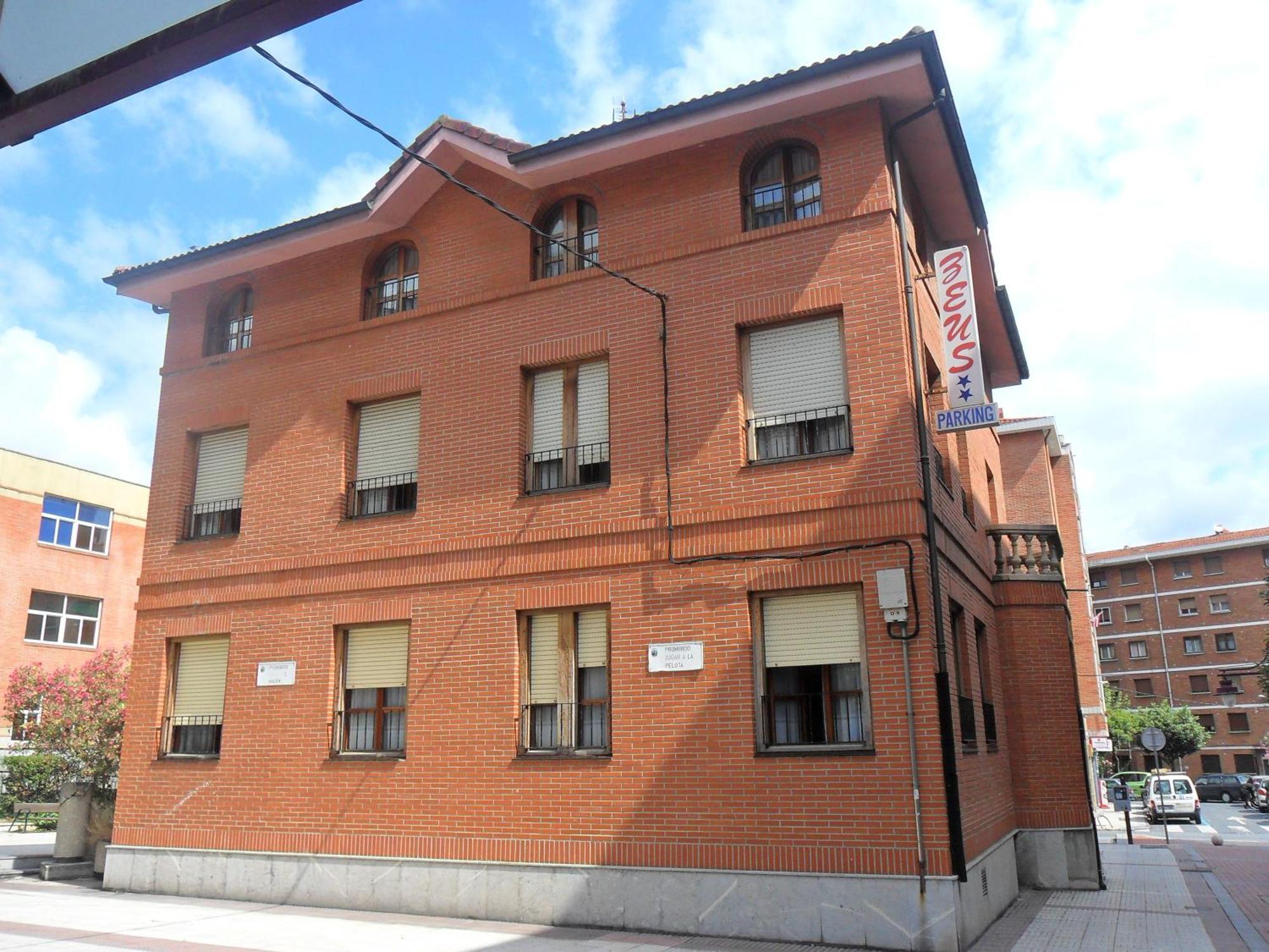 Pension Zeus Barakaldo Buitenkant foto
