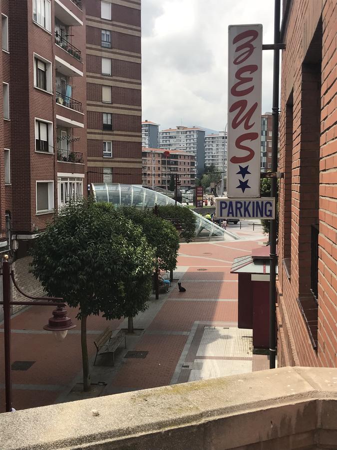 Pension Zeus Barakaldo Buitenkant foto